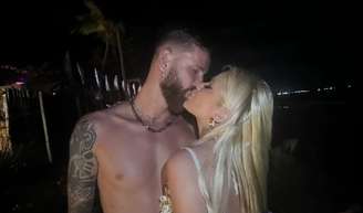 Léo Pereira, do Flamengo, e Karoline Lima se reaproximam um mês após separação e rumor de traição do jogador.