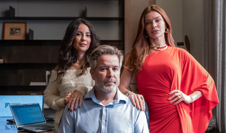 Resumo da novela 'Três Graças', capítulo de terça-feira, 11 de novembro: Arminda supreende Ferette e ameaça empresário na frente de Zenilda.