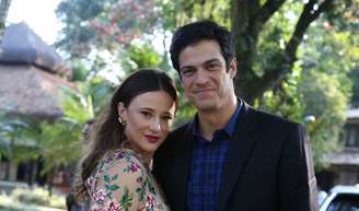 Ex de Mateus Solano, Paula Braun comenta fim do casamento e critica julgamentos sobre mulheres; ator se manifesta em desabafo.