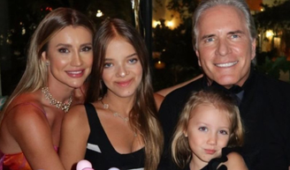 Com direito a esculturas de fios de luz, Rafaella Justus expõe decoração de natal luxuosa da mansão de Roberto Justus.