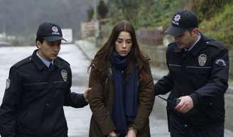 Zeynep é presa na novela 'Mãe', nos capítulos de 8 a 12 de dezembro de 2025.