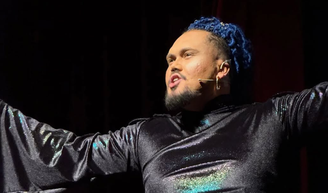 Ator desmaia no palco e morre durante peça de teatro em SP: ‘Partiu fazendo o que amava’.