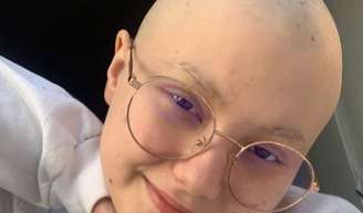 Isabel Veloso na UTI há 1 semana: pai se revolta com notícias falsas da morte da filha na web.