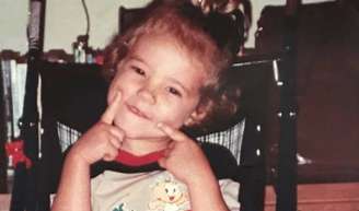 Paolla Oliveira muito diferente em foto criança: como era atriz famosa, destaque na versão 2025 da novela 'Vale Tudo'?.