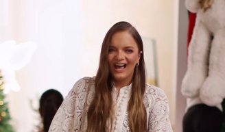 Rafaella Justus escolhe vestido de R$ 3,4 mil com renda paisley para festa de Natal da família. Fotos!.