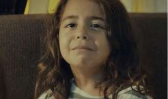 Melek morre na novela 'Mãe'? Menina é dada como morta, mas Sinan descobre que ela está viva.