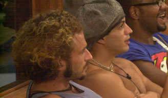 Passadas mais de duas décadas, Serginho, primeiro líder do BBB, segue no Brasil atuando como cabeleireiro, ainda reconhecido por sua passagem histórica pelo reality.