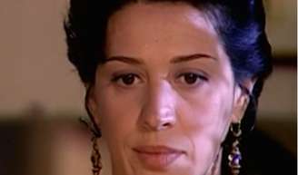 Hortência (Claudia Raia) não chora uma lágrima após saber da morte de marido agressor em 'Terra Nostra'.