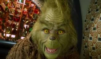 Jim Carrey recebeu mais de R$ 110 milhões pelo filme 'O Grinch', mas quis devolver o dinheiro e desistir do projeto depois de perrengues.