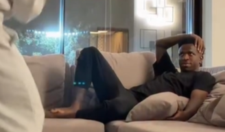 Coreografia aprovada? Essa foi a reação de Vini Jr. ao ver Virgínia dançando o pagode que cita a influenciadora e seu 'bodysplash de vanilla'.