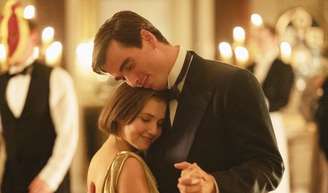 Na Netflix: nova série de época é baseada em um maravilhoso romance de Agatha Christie e com um dos protagonistas de 'Bridgerton'.