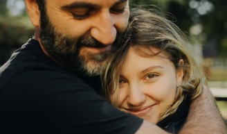 ‘Senhor, não nos deixe desanimar’: pai de Isabel Veloso faz oração e clama pela vida da filha, internada na UTI.