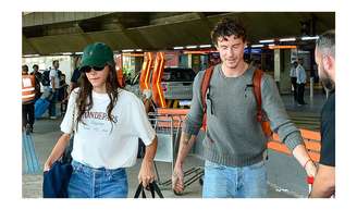 Bruna Marquezine e Shawn Mendes vão passar o Natal juntos? Atriz chega aos EUA, onde cantor tem mansão minimalista de R$ 24 milhões. Veja o imóvel!.