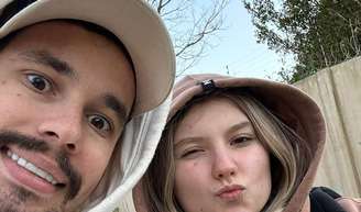 Isabel Veloso: internada na UTI há 27 dias, influenciadora ganha homenagem emocionante do marido.