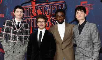 Eles cresceram! Veja em 15 fotos quem roubou o coração das 'crianças' de 'Stranger Things' na vida real.