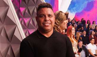 Pai de Ronaldo Fenômeno surge em foto rara e chama atenção pela semelhança com o filho famoso em foto do Natal 2025.