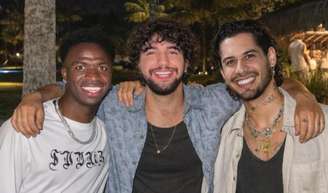 Zé Felipe e Vini Jr. surgem 'juntos' em foto com Nattan após polêmica envolvendo ex e atual de Virgínia: 'Você é o cão'.