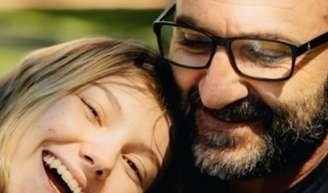 Com filha na UTI há quase um mês, pai de Isabel Veloso faz emocionante desejo para 2026 ao citar 'momento delicado'.