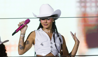 Debochada, Ana Castela reage à alfineta de fã de Virgínia após fim do namoro com Zé Felipe: 'Agora, posso...'.