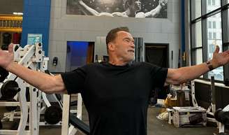 Arnold Schwarzenegger tem um treino perfeito para iniciantes que desejam ganhar força e queimar gordura.