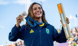 Qual é a fortuna de Rayssa Leal? 'Fadinha do skate' chega aos 18 anos com patrimônio milionário de cair o queixo.