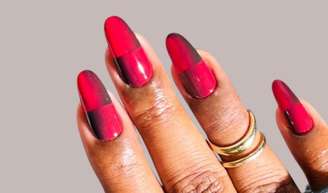 Unhas de janeiro 2026: no Ano do Cavalo de Fogo no Horóscopo Chinês, essas 20 nail arts em vermelho vão te trazer sorte e prosperidade