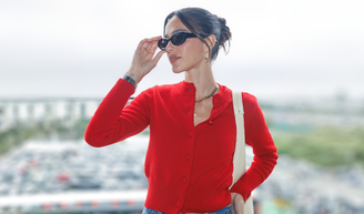 Os tênis Adidas bordô são uma opção, mas um modelo nacional por menos de R$ 200 desponta como alternativa mais moderna e elegante para o verão.