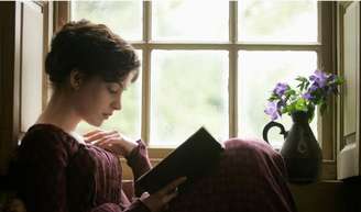 Acaba de chegar à Netflix um dos filmes de época do século XXI mais elogiados pela crítica e com menos de duas horas de duração.