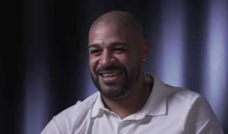 Adriano Imperador contou a amigos sobre mentira no futebol em 2009 quando queimou o calcanhar.