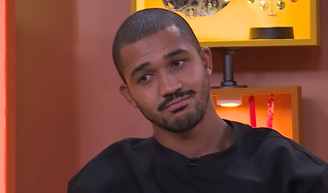 Gente? Eliminado do ‘BBB 26’, Matheus minimiza polêmica do ‘patroa’ e admite ter sujado o Quarto Branco de fezes.