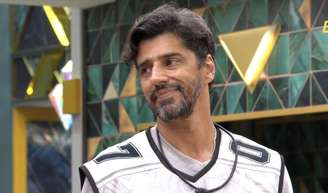 Alberto Cowboy passa mal no 'BBB 26', tem crise de falta de ar após engasgo e Prova do Anjo é paralisada.