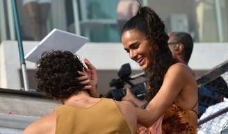 Bruna Marquezine e Shawn Mendes BEIJAM MUITO no trio de Ivete Sangalo e são flagrados dando 'amasso intenso'.