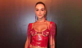 Giovanna Lancellotti revela segredos de sua fantasia para o Carnaval 2026 e preparos para representar a Beija-Flor.