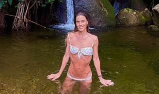 Carolina Dieckmmann nega estar doente após emagrecimento e revela estado de saúde: 'Teria morrido'.