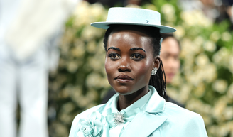 Pouca gente sabe, mas Lupita Nyong’o retirou 30 miomas em uma única cirurgia; condição afeta milhões de mulheres.