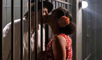 Dita e Candinho em apuros na reta final da novela 'Êta Mundo Melhor!'.