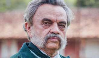 José Dumond incomodava os bastidores de 'Terra Nostra' com a inclusão de 'cacos'.