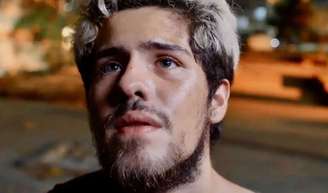 Raul (Paulo Mendes) entra em uma encruzilhada por causa de briga de Ferette (Murilo Benício) e Rogério (Eduardo Moscovis).