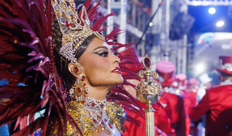 Juliana Paes desfalca desfile comemorativo da Viradouro, dá explicação vaga sobre motivo e é substituída às pressas.