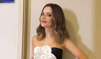 O segredo da beleza de Sandy: 'Desde os 25 eu faço isso: uso hidratante no rosto e nos olhos para dormir'.