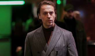 Atilla, em vida dupla, insiste em conquistar Karsu e inventa nova mentira na novela 'Coração de Mãe', no capítulo de terça-feira 10 de março de 2026.