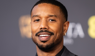 Michael B. Jordan, favorito ao Oscar 2026, aos 39 anos: 'Não lavo o rosto todos os dias. Talvez uma vez a cada dois ou três dias'.