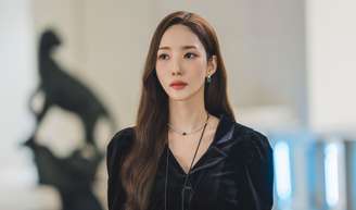 Park Min-young, aos 40 anos, emagreceu MUITO com dieta polêmica para o dorama 'O Beijo da Sereia': 'Jejuei enquanto bebia 3 litros de água por dia'.