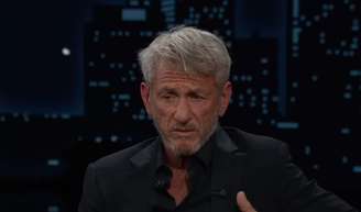 Viagem ou problema com cigarro: os rumores que envolvem falta de Sean Penn à cerimônia do Oscar 2026.