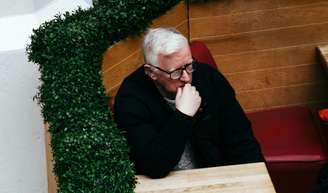 A psicologia diz que as pessoas que têm dificuldade em manter amizades íntimas depois dos 50 anos não estão perdendo uma habilidade: elas enfrentam um problema estrutural.