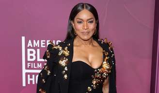 Angela Bassett, 67 anos: 'É importante continuar me movimentando. Se priorizarmos o movimento e a saúde agora, isso afetará a forma como envelhecemos'.