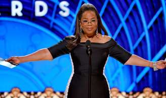 Oprah Winfrey, aos 72 anos, sobre emagrecer mais de 20 kg: 'Faço minha última refeição às 16 horas e bebo quase quatro litros de água por dia'.