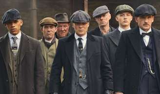 Peaky Blinders: 13 anos depois, veja como está o elenco original da série hoje, prestes a estrear o novo filme na Netflix.