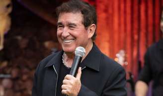 Em meio ao luto por morte da filha, Amado Batista é cobrado na Justiça por dívida com empresa. Detalhes.