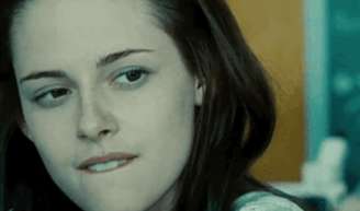Morder a pele dos lábios: o que isso significa para a psicologia e o que diz sobre sua personalidade; foto mostra atriz Kristen Stewart como Bella em 'Crepúsculo'.